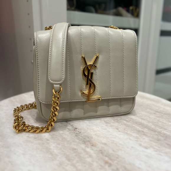 Saint Laurent Vicky Monogram YSL
Small Bag Size: 6.9" w × 5.9" h x 2.8" d I - Picture 1 of 12